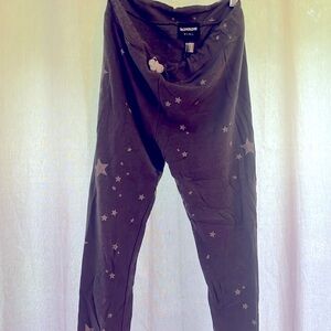 Monrow Mini cute lightweight sweatpants  perfect for summer/beach.